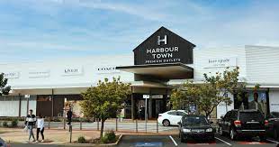 🛍 Discover Hidden Gems: Ashmore and Harbour Town - Outlets and Second-Hand Stores in Gold Coast