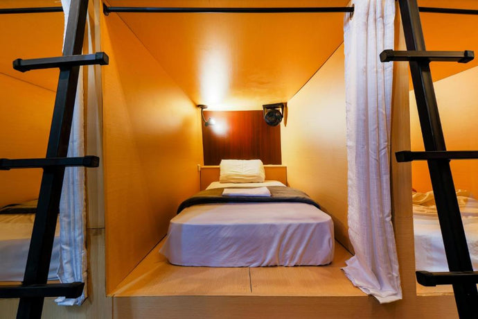 🛏 Alojamiento económico y confortable: Descubre las habitaciones privadas y las cápsulas del hostal Tequila Sunrise